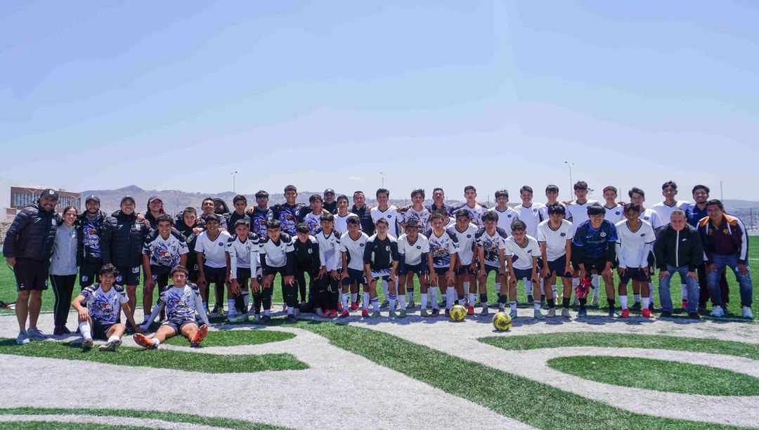 Sostiene selectivo del Cobaem encuentro amistoso con el club Querétaro sub-17